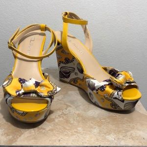 Yellow Seashell wedges